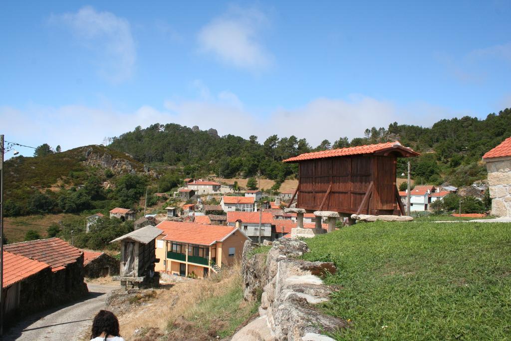 Гостевой дом Casa Lagar Do Miradoyro Карамулу Экстерьер фото